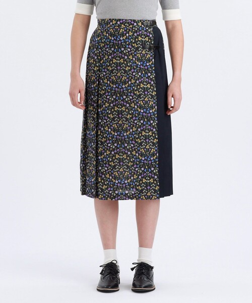 【MACKINTOSH】Snowblue Garden キルトスカート 花柄 MACKINTOSH PHILOSOPHY（ﾏｯｷﾝﾄｯｼｭ ﾌｨﾛｿﾌｨｰ）の「Snowblue Garden