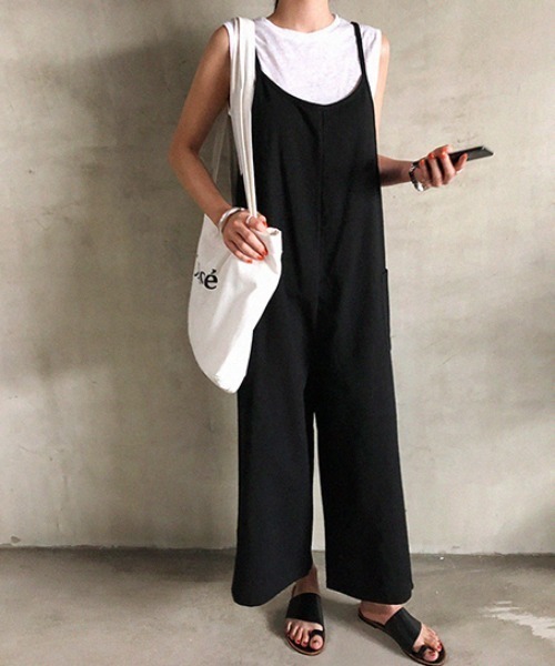 KOR（ケーオーアール）の「ルーズシルエット サロペットワイドパンツ（サロペット/オーバーオール・レディース・ブラック/ブラウン・FREE）」の3枚目の写真