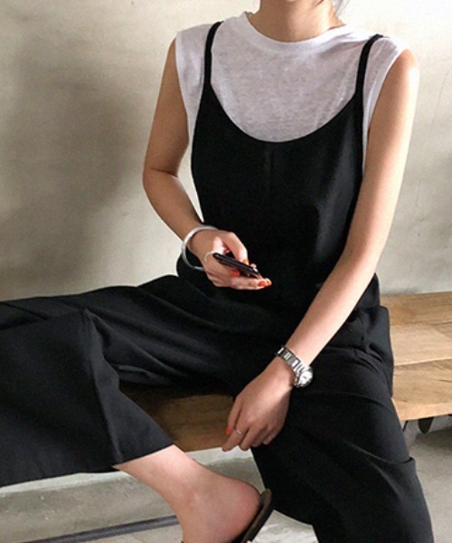 KOR（ケーオーアール）の「ルーズシルエット サロペットワイドパンツ（サロペット/オーバーオール・レディース・ブラック/ブラウン・FREE）」の5枚目の写真