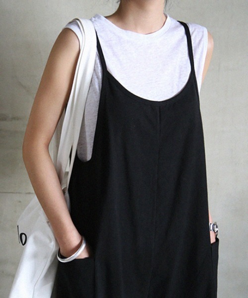 KOR（ケーオーアール）の「ルーズシルエット サロペットワイドパンツ（サロペット/オーバーオール・レディース・ブラック/ブラウン・FREE）」の22枚目の写真