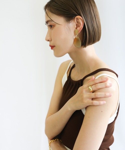 select MOCA（セレクトモカ）の「2021 AW マーブルドロッププレートイヤリング（イヤリング・レディース・ブラウン/ライトベージュ・FREE）」の4枚目の写真