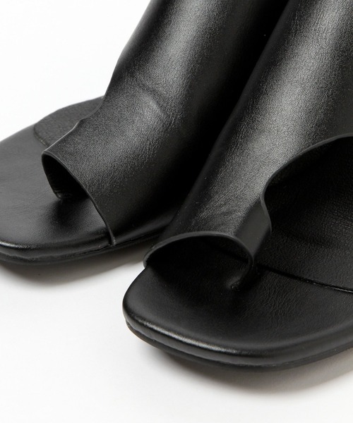 Andemiu（アンデミュウ）の「トングヒールサンダル215846（サンダル・レディース・ブラック/アイボリー・MEDIUM/LARGE）」の10枚目の写真