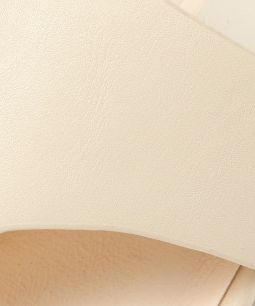 Andemiu（アンデミュウ）の「トングヒールサンダル215846（サンダル・レディース・ブラック/アイボリー・MEDIUM/LARGE）」の15枚目の写真