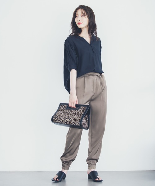 Andemiu（アンデミュウ）の「トングヒールサンダル215846（サンダル・レディース・ブラック/アイボリー・MEDIUM/LARGE）」の3枚目の写真