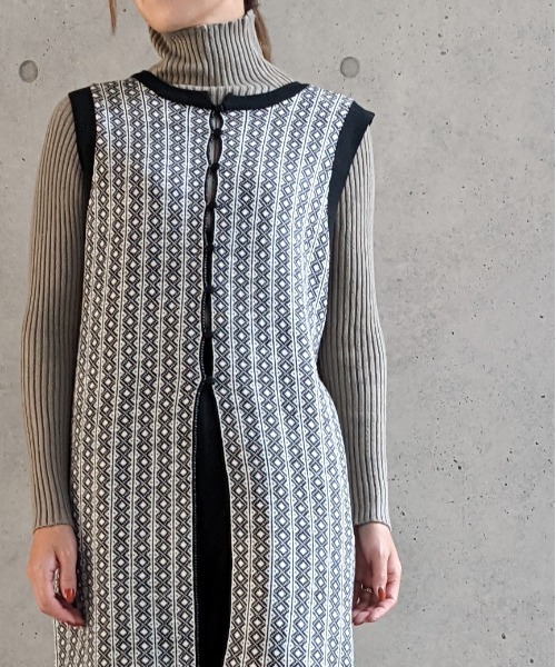 Per sist ence(パーシエンス)の「Per sist ence/パーシエンス リブ編み ボトルネック(ニット/セーター・レディース・ホワイト/ブラック/ベージュ/パープル/グレー/ブラウン/グリーン・FREE)」の20枚目の写真