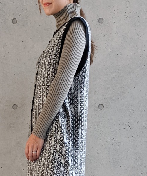 Per sist ence(パーシエンス)の「Per sist ence/パーシエンス リブ編み ボトルネック(ニット/セーター・レディース・ホワイト/ブラック/ベージュ/パープル/グレー/ブラウン/グリーン・FREE)」の21枚目の写真