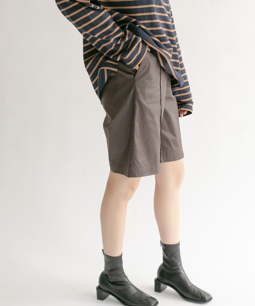 KBF（ケイビーエフ）の「ハイウエストコーティングショートパンツ（その他パンツ・レディース・イエロー/アイボリー/ブラウン・ONE）」の3枚目の写真