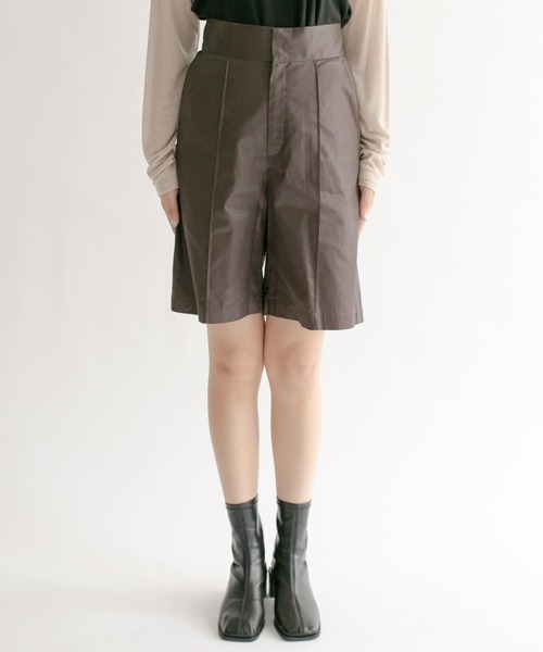 KBF（ケイビーエフ）の「ハイウエストコーティングショートパンツ（その他パンツ・レディース・イエロー/アイボリー/ブラウン・ONE）」の16枚目の写真