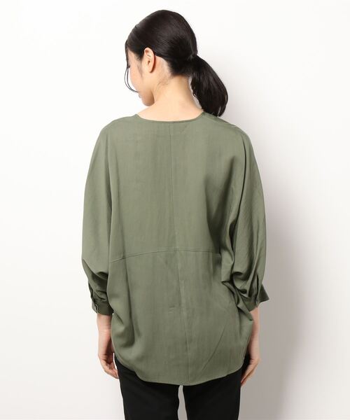 RIVE DROITE（リヴドロワ）の「リラクシーな着心地が魅力　テンセルツイルリラックスブラウス（シャツ/ブラウス・レディース・カーキ/ベージュ/ネイビー・FREE）」の5枚目の写真