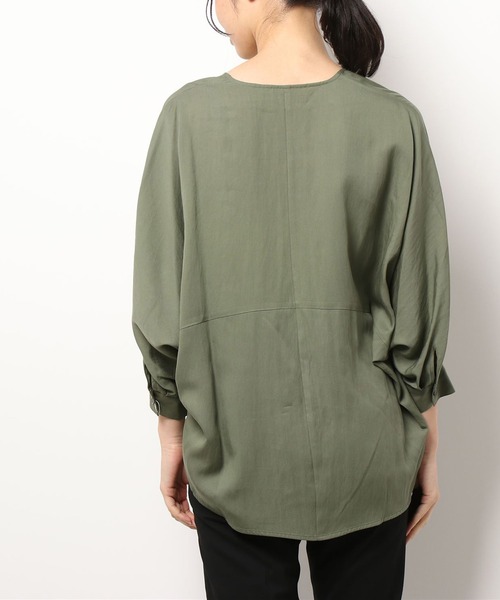 RIVE DROITE（リヴドロワ）の「リラクシーな着心地が魅力　テンセルツイルリラックスブラウス（シャツ/ブラウス・レディース・カーキ/ベージュ/ネイビー・FREE）」の6枚目の写真