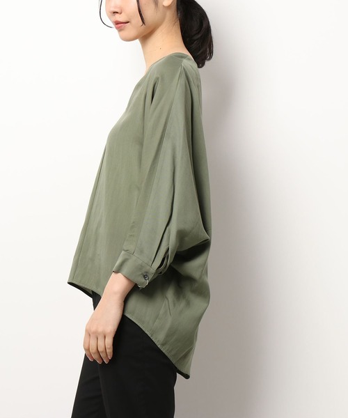 RIVE DROITE（リヴドロワ）の「リラクシーな着心地が魅力　テンセルツイルリラックスブラウス（シャツ/ブラウス・レディース・カーキ/ベージュ/ネイビー・FREE）」の9枚目の写真