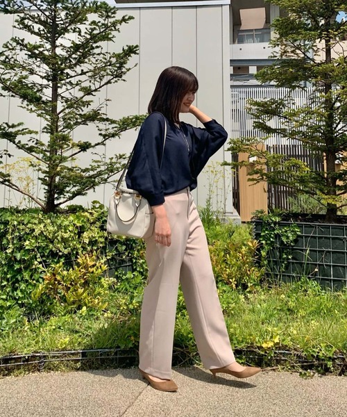 RIVE DROITE（リヴドロワ）の「リラクシーな着心地が魅力　テンセルツイルリラックスブラウス（シャツ/ブラウス・レディース・カーキ/ベージュ/ネイビー・FREE）」の12枚目の写真