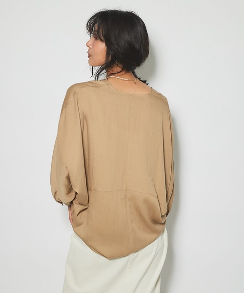 RIVE DROITE（リヴドロワ）の「リラクシーな着心地が魅力　テンセルツイルリラックスブラウス（シャツ/ブラウス・レディース・カーキ/ベージュ/ネイビー・FREE）」の17枚目の写真