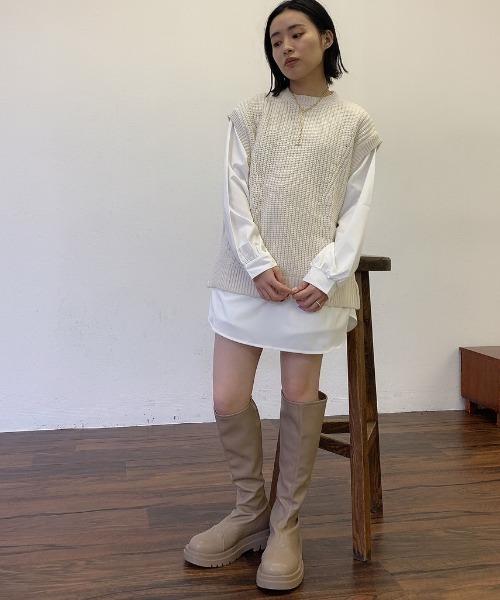 VANNIE U（ヴァニーユー）の「トラックソールロングブーツ（ブーツ・レディース・ブラック/アイボリー/ベージュ・L/S/LL/M）」の20枚目の写真