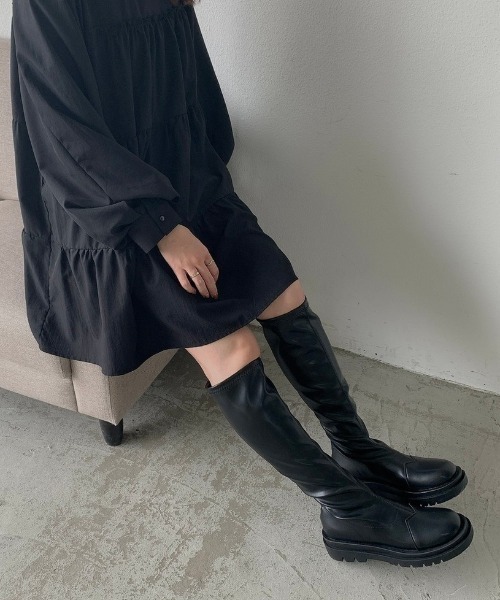 VANNIE U（ヴァニーユー）の「トラックソールロングブーツ（ブーツ・レディース・ブラック/アイボリー/ベージュ・L/S/LL/M）」の18枚目の写真