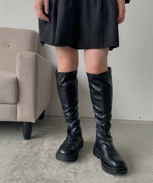 VANNIE U（ヴァニーユー）の「トラックソールロングブーツ（ブーツ・レディース・ブラック/アイボリー/ベージュ・L/S/LL/M）」の15枚目の写真