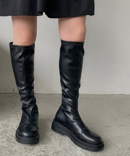 VANNIE U（ヴァニーユー）の「トラックソールロングブーツ（ブーツ・レディース・ブラック/アイボリー/ベージュ・L/S/LL/M）」の6枚目の写真