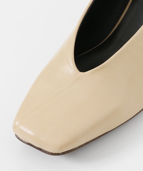 KBF+（ケービーエフプラス）の「KBF+　スクエアトゥパンプス∴（パンプス・レディース・ベージュ/グレー系その他・36/37）」の6枚目の写真