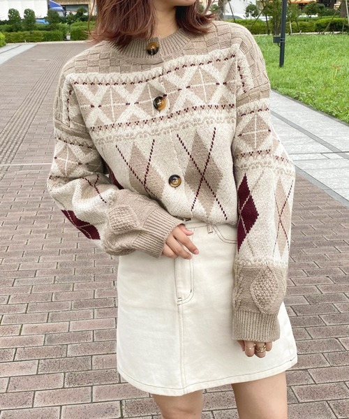 apres jour(アプレジュール)の「ケーブル柄カーディガン【ZOZOTOWN限定アイテム】【9PO】(カーディガン/ボレロ・レディース・ライトベージュ/アイボリー/その他・X-LARGE/フリー)」の15枚目の写真