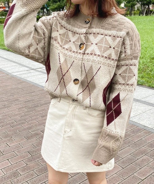 apres jour(アプレジュール)の「ケーブル柄カーディガン【ZOZOTOWN限定アイテム】【9PO】(カーディガン/ボレロ・レディース・ライトベージュ/アイボリー/その他・X-LARGE/フリー)」の17枚目の写真