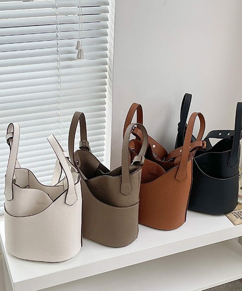 shopnikoniko（ショップニコニコ）の「2way合成皮革バケツバッグ（ハンドバッグ・レディース・ブラック/ブラウン/グレイッシュベージュ/ホワイト・フリー）」の17枚目の写真