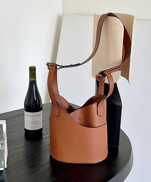 shopnikoniko（ショップニコニコ）の「2way合成皮革バケツバッグ（ハンドバッグ・レディース・ブラック/ブラウン/グレイッシュベージュ/ホワイト・フリー）」の21枚目の写真