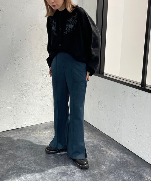 apres jour mignon(アプレジュールミニョン)の「センターシームフェイクスエードパンツ【ZOZOTOWN限定アイテム】(その他パンツ・レディース・ブルーグリーン/マスタード/ブラック・MEDIUM/SMALL/X-LARGE)」の13枚目の写真