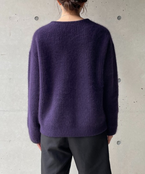 CAPRICIEUX LE'MAGE（カプリシューレマージュ）の「ヤクラクーンカシミア畦プルオーバー（ニット/セーター・レディース・ライトベージュ/ネイビー・FREE）」の5枚目の写真