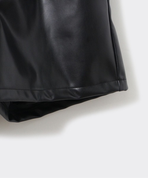 one way(ワンウェイ)の「【oneway jeans】フェイクレザーショーパン(その他パンツ・レディース・ブラック・FREE)」の5枚目の写真