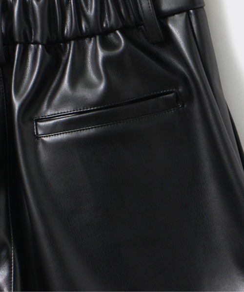one way(ワンウェイ)の「【oneway jeans】フェイクレザーショーパン(その他パンツ・レディース・ブラック・FREE)」の3枚目の写真