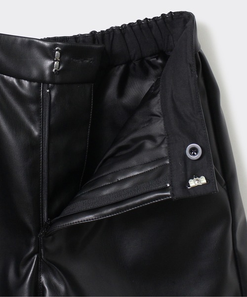 one way(ワンウェイ)の「【oneway jeans】フェイクレザーショーパン(その他パンツ・レディース・ブラック・FREE)」の4枚目の写真