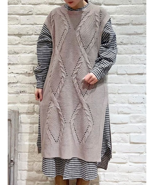 Samansa Mos2（サマンサ モスモス）の「幾何学ケーブルニットロングベスト（ベスト・レディース・ブラック/ベージュ/オフホワイト/ブルー・ﾌﾘ-）」の3枚目の写真