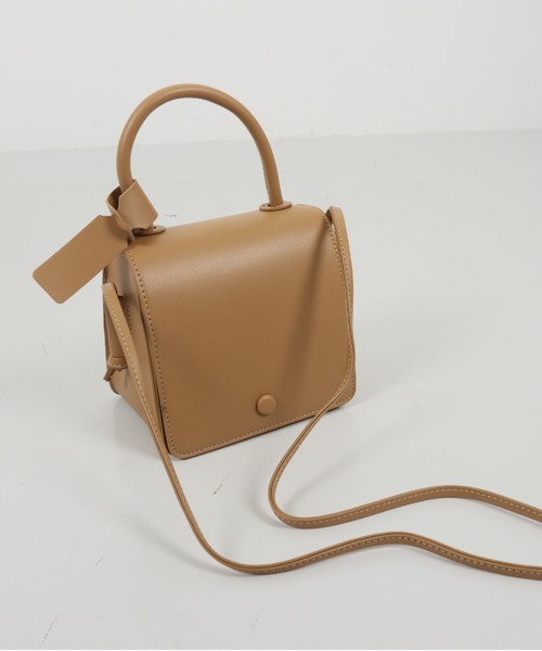 KOBE LETTUCE（コウベレタス）の「ショルダーベルト付き2wayスクエアフラップハンドバッグ（ショルダーバッグ・レディース・ブラック/ベージュ/アイボリー/スモークピンク・FREE）」の12枚目の写真