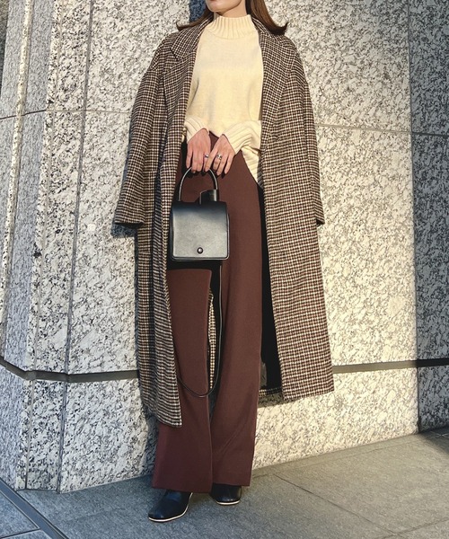 KOBE LETTUCE（コウベレタス）の「ショルダーベルト付き2wayスクエアフラップハンドバッグ（ショルダーバッグ・レディース・ブラック/ベージュ/アイボリー/スモークピンク・FREE）」の8枚目の写真