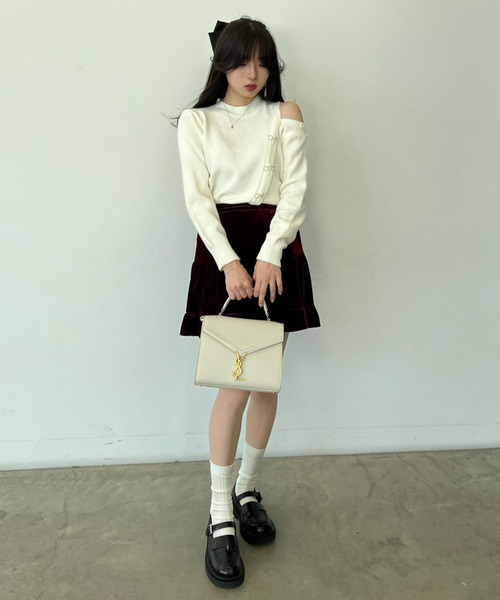 titty＆Co. PETIT by poyo（ティティーアンドコープティバイポヨ）の「【ファッションインフルエンサーPOYO×titty&Co.PETIT】リボンブローチニットプルオーバー（ニット/セーター・レディース・ホワイト・FREE）」の3枚目の写真