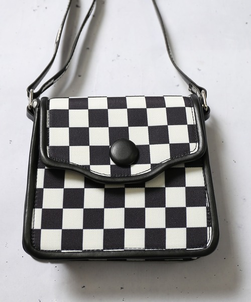 SPINNS(スピンズ)の「ブロックチェック ショルダーバッグ(ショルダーバッグ・メンズ・ブラック×ホワイト/ブラウン・ONESIZE)」の2枚目の写真