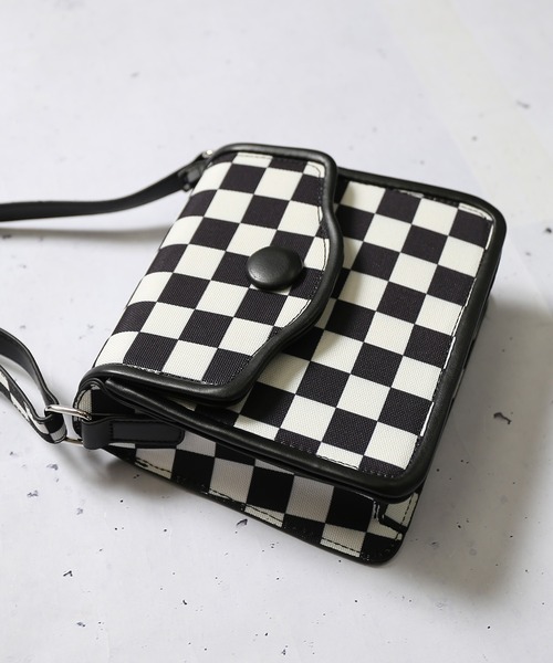 SPINNS(スピンズ)の「ブロックチェック ショルダーバッグ(ショルダーバッグ・メンズ・ブラック×ホワイト/ブラウン・ONESIZE)」の6枚目の写真