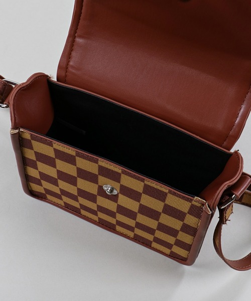 SPINNS(スピンズ)の「ブロックチェック ショルダーバッグ(ショルダーバッグ・メンズ・ブラック×ホワイト/ブラウン・ONESIZE)」の14枚目の写真