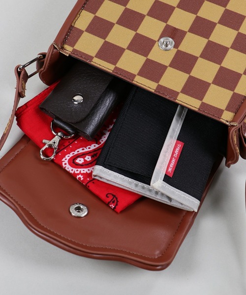SPINNS(スピンズ)の「ブロックチェック ショルダーバッグ(ショルダーバッグ・メンズ・ブラック×ホワイト/ブラウン・ONESIZE)」の15枚目の写真