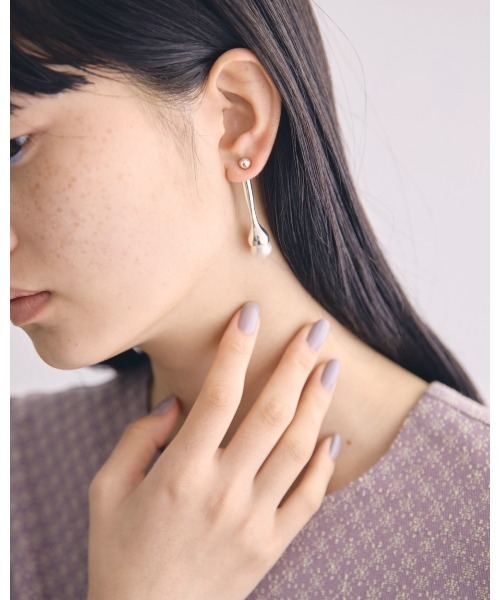TODAYFUL(トゥデイフル)の「アシンメトリーパールピアス(ピアス(両耳用)・レディース・シルバー/ゴールド・FREE)」の8枚目の写真
