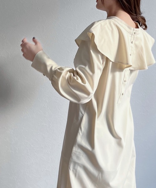 -Myme- Heart be to.(マイミーハートビート)の「ruffled collar 2way one-piece / ラッフルカラー2wayワンピース(ワンピース・レディース・ネイビー/アイボリー・FREE)」の4枚目の写真