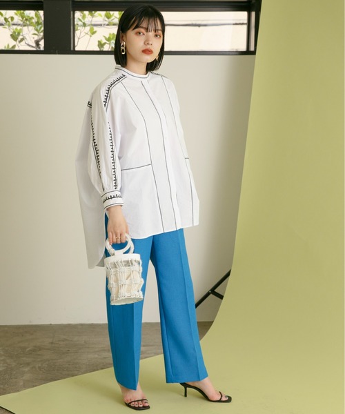 Eimee Law（エイミーロウ）の「トリミング刺繍ドルマンシャツ（シャツ/ブラウス・レディース・オフホワイト/ダークネイビー/黄緑系・38）」の10枚目の写真