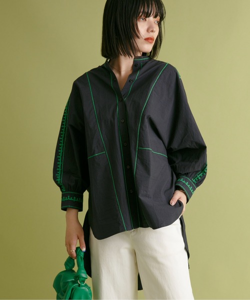 Eimee Law（エイミーロウ）の「トリミング刺繍ドルマンシャツ（シャツ/ブラウス・レディース・オフホワイト/ダークネイビー/黄緑系・38）」の12枚目の写真