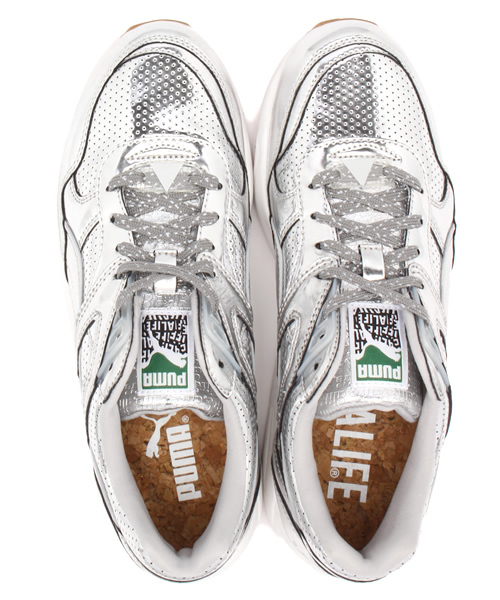 PUMA × ALIFE（プーマ×エーライフ）の「R698 X TRINOMIC X ALIFE（スニーカー・メンズ・シルバー・24.5cm/28cm/24cm/22.5cm/23.5cm/26cm/25.5cm/30.0cm/28.5cm/23cm/27cm/27.5cm/25cm/29cm/26.5cm）」の9枚目の写真