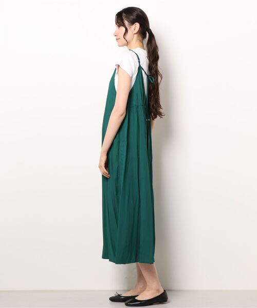 Q（キュー）の「バックシャンキャミワンピース（ワンピース・レディース・ブラック/グリーン・MEDIUM）」の3枚目の写真