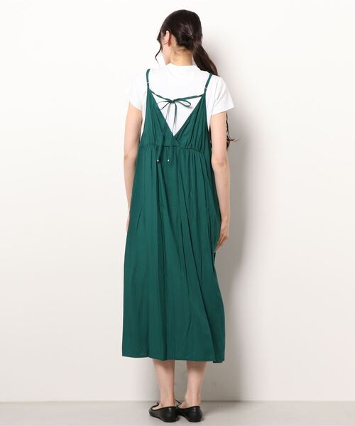 Q（キュー）の「バックシャンキャミワンピース（ワンピース・レディース・ブラック/グリーン・MEDIUM）」の4枚目の写真