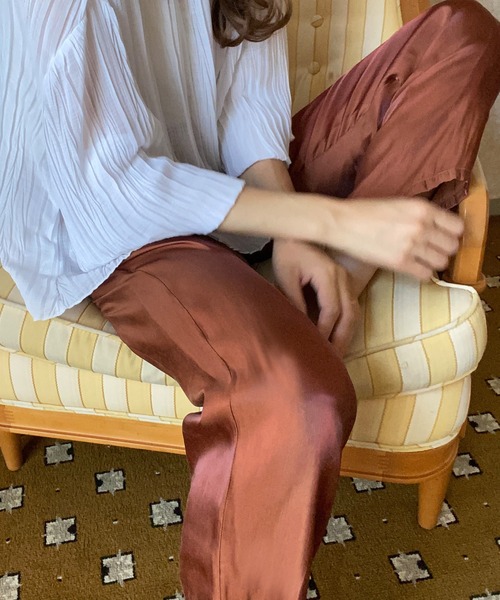 LAUIR（ラウアー）の「サテンライクタックパンツ（その他パンツ・レディース・ブラック/ブラウン系その他/アイボリー/グリーン・MEDIUM/X-LARGE/LARGE）」の4枚目の写真