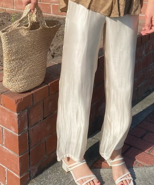 LAUIR（ラウアー）の「サテンライクタックパンツ（その他パンツ・レディース・ブラック/ブラウン系その他/アイボリー/グリーン・MEDIUM/X-LARGE/LARGE）」の16枚目の写真