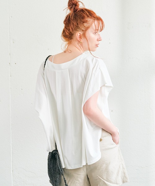 ECRIRE（エクリール）の「バックドレープオーバーサイズコットンTシャツ（Tシャツ/カットソー・レディース・ダークブラウン/オフホワイト/モカ・フリー）」の11枚目の写真