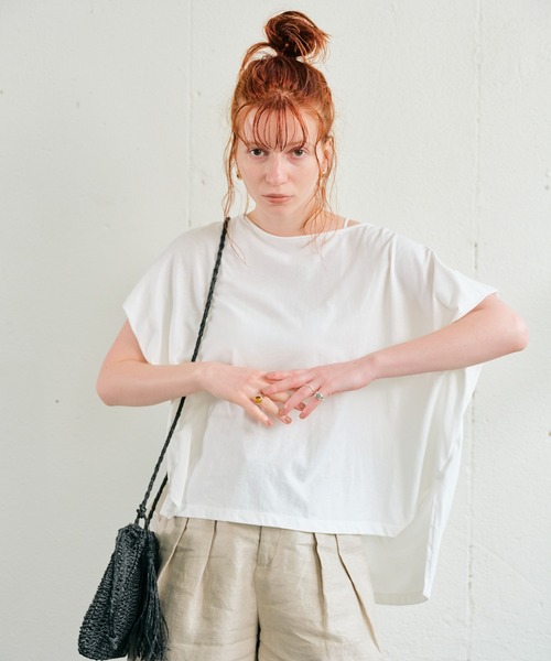 ECRIRE（エクリール）の「バックドレープオーバーサイズコットンTシャツ（Tシャツ/カットソー・レディース・ダークブラウン/オフホワイト/モカ・フリー）」の9枚目の写真